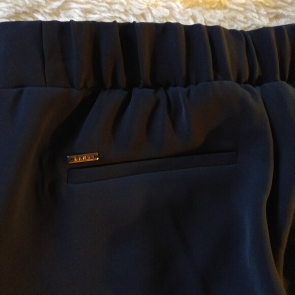 DKNY pull on pants - Picture 5 of 7